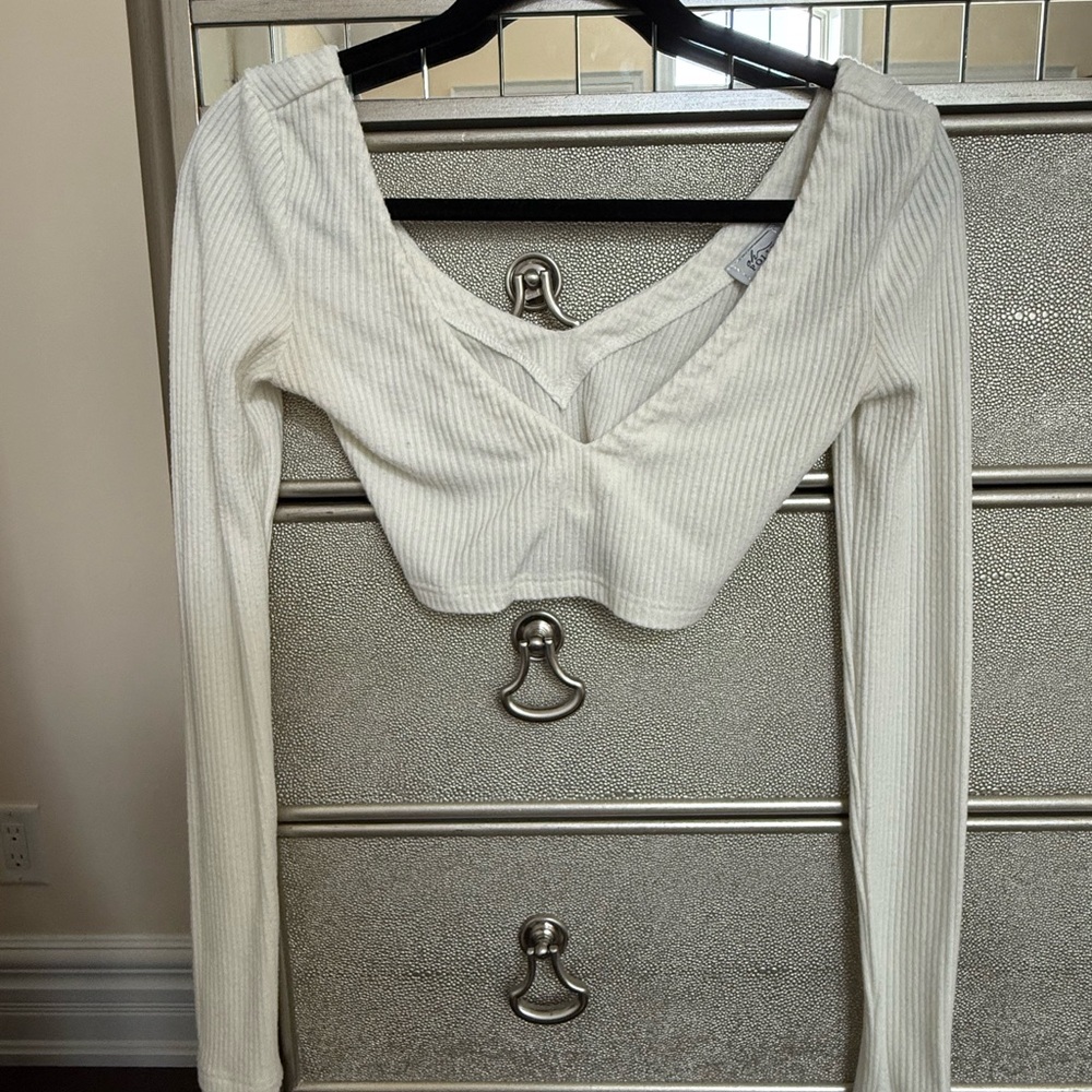 Oh Polly Cropped Ribbed V-Neck Long Sleeve